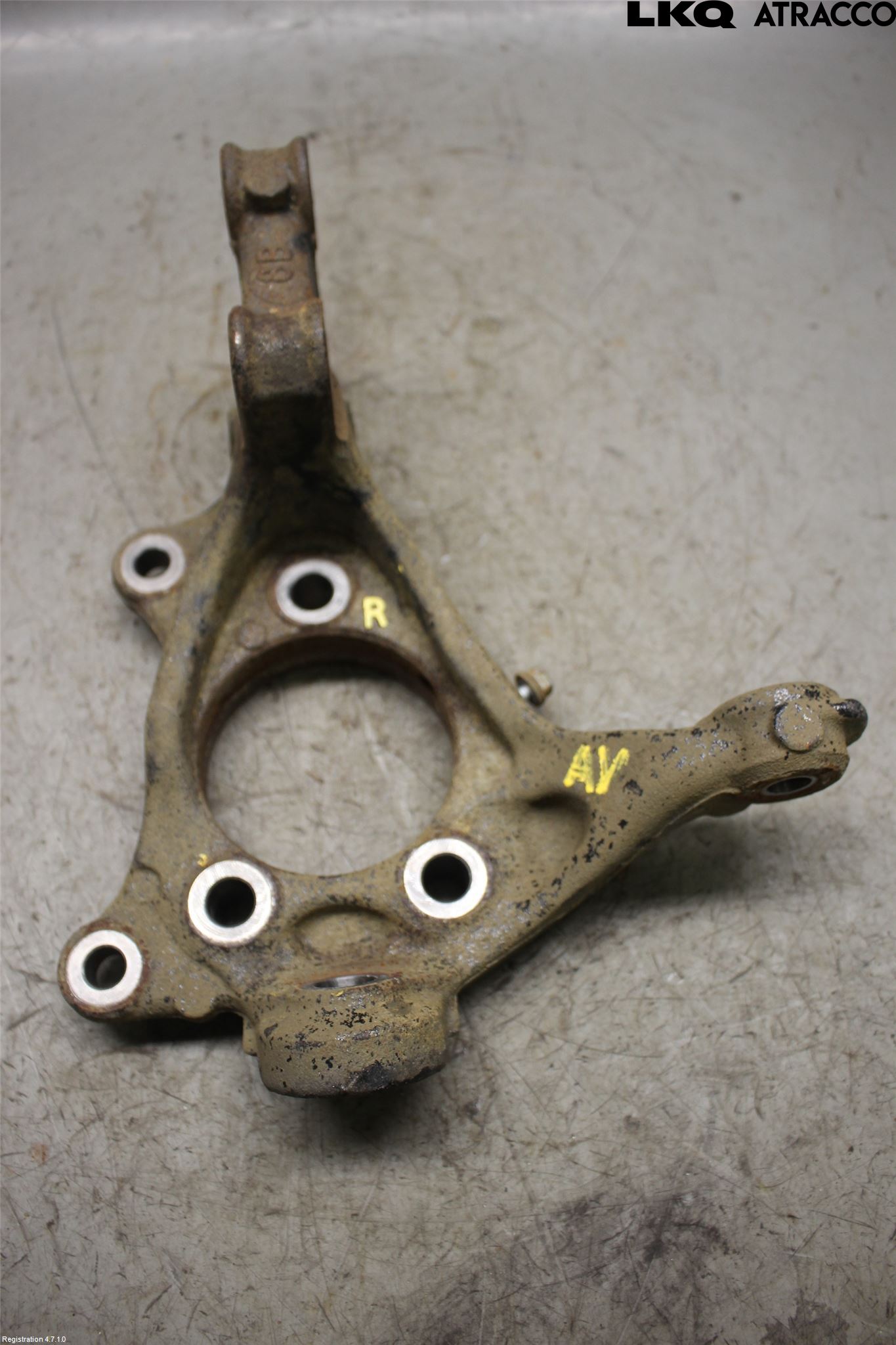 Toyota COROLLA CROSS (ZVG1_, ZSG1_, MXGH1_, MXGA1_) Spindle
