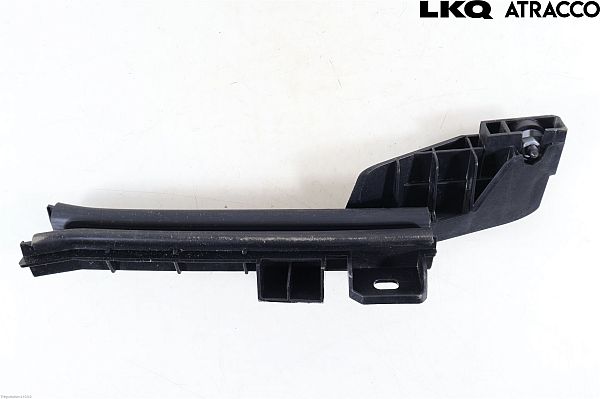 Door windshield rail