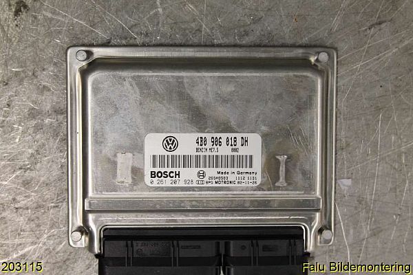 Engine control unit (ECU) VW PASSAT (3B3)
