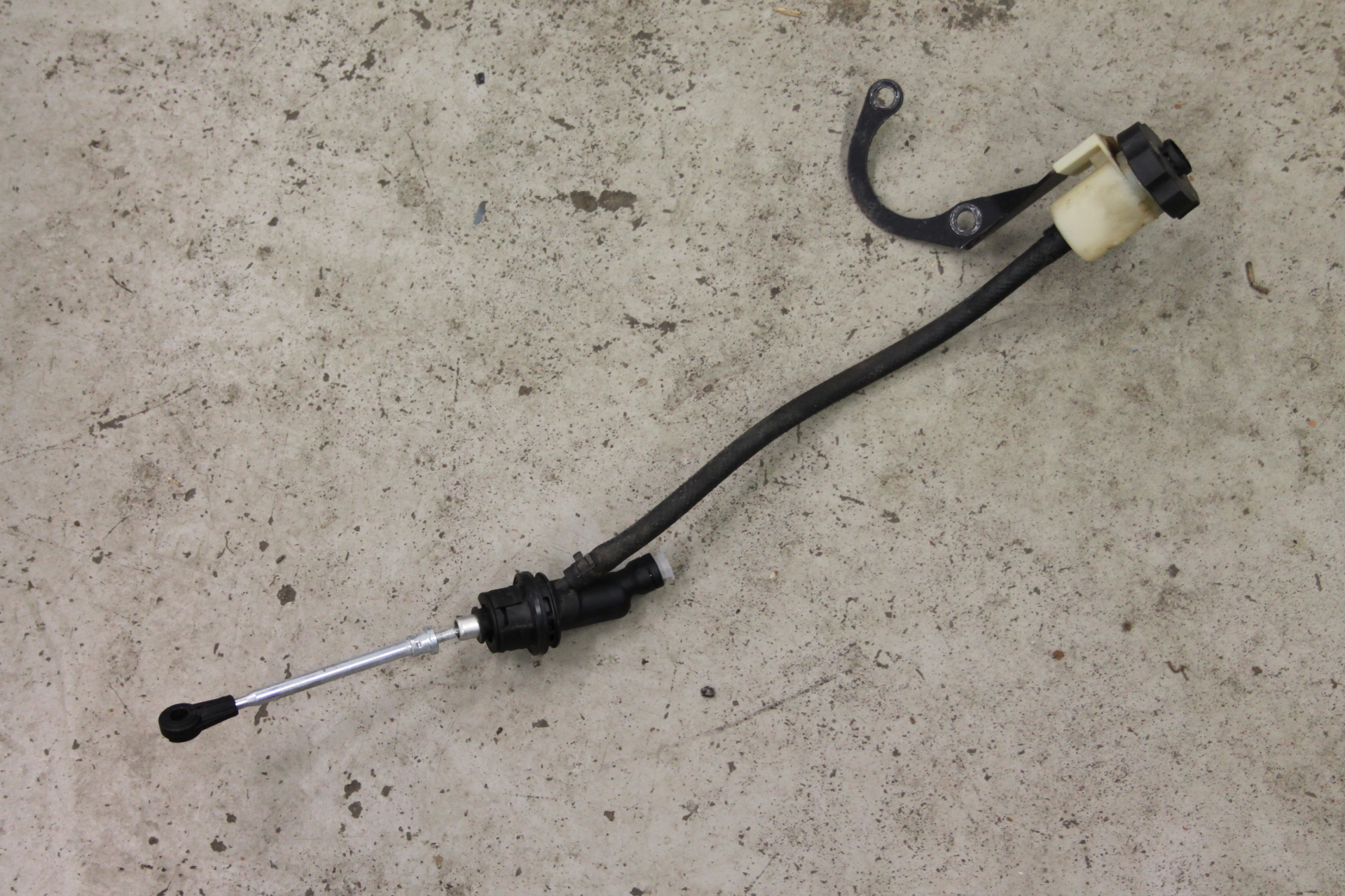 Maître-cylindre D’embrayage HAOTOM – Compatible Chevy Cruze/Malibu, Opel Astra/Insignia, Saab 9-5 (réf. 55561915)