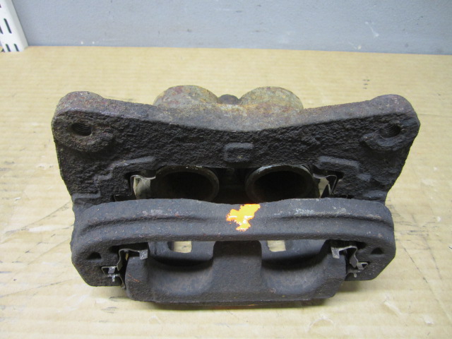 Brake caliper - front left SUBARU FORESTER (SG_)