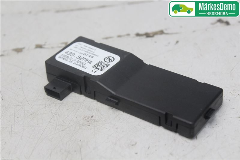 boitier commande fermeture centraliser OPEL ASTRA J (P10)