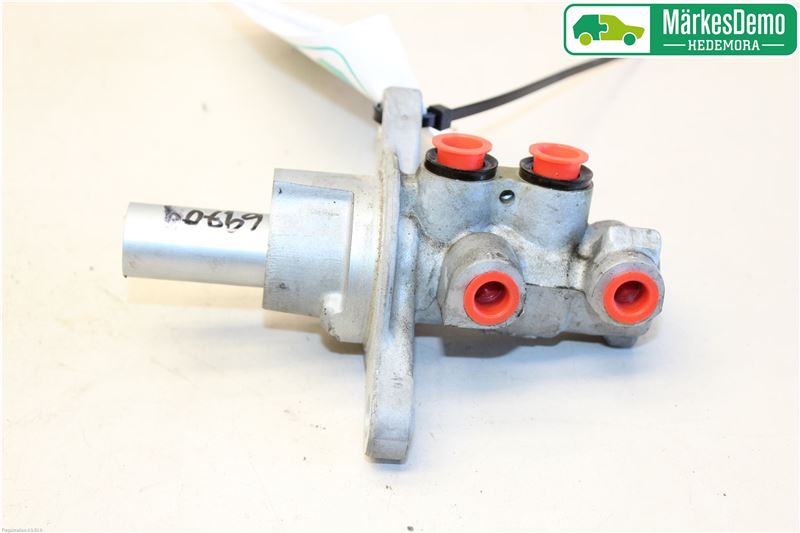 Brake - Master cylinder TOYOTA AURIS (_E15_)