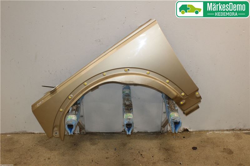 Front wing left LAND ROVER DISCOVERY III (L319)