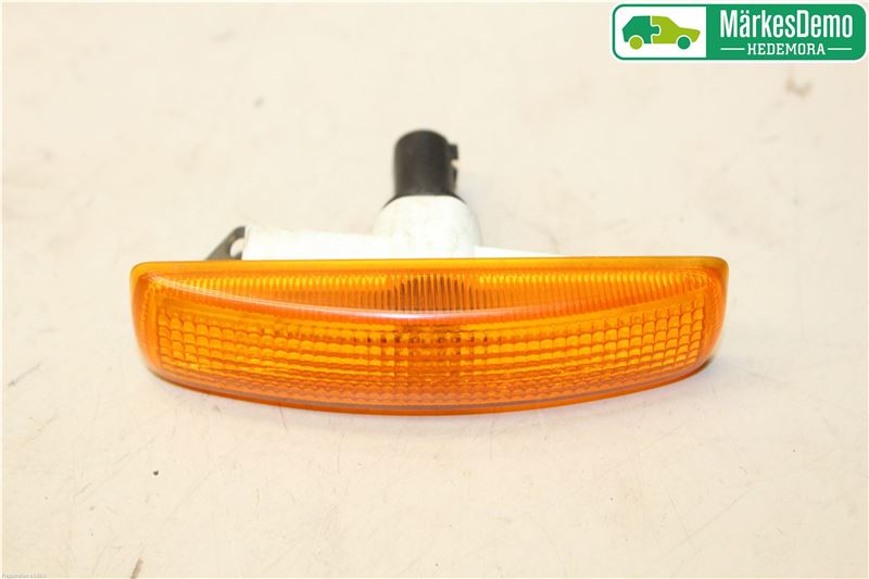 Indicator - wing LAND ROVER DISCOVERY III (L319)