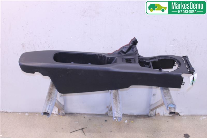 Center console TOYOTA GT 86 Coupe (ZN6_)