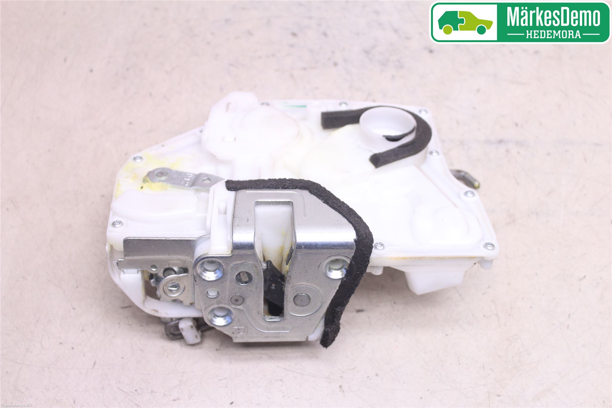 Suzuki SX4 (EY, GY) Door lock 82201-79J42