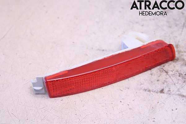 Rear light reflector