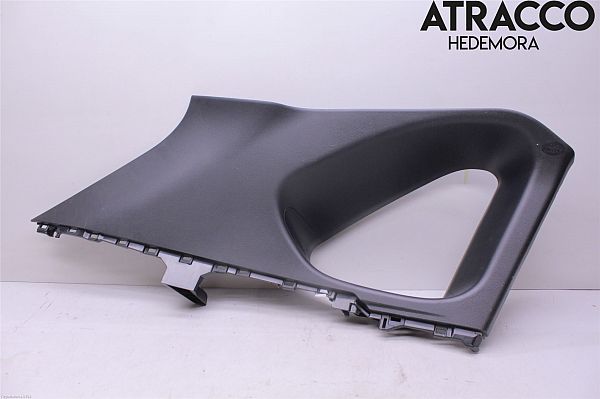 D pillar trim