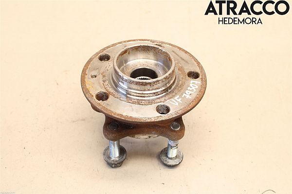 Front hub SAAB 9-5 Estate (YS3E)