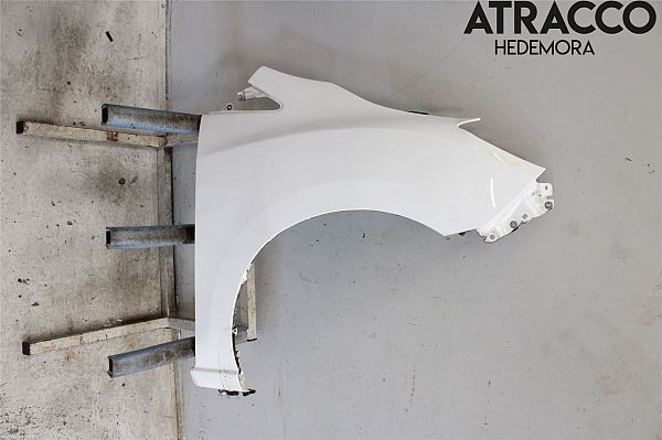 Front wing right MAZDA 5 (CW)
