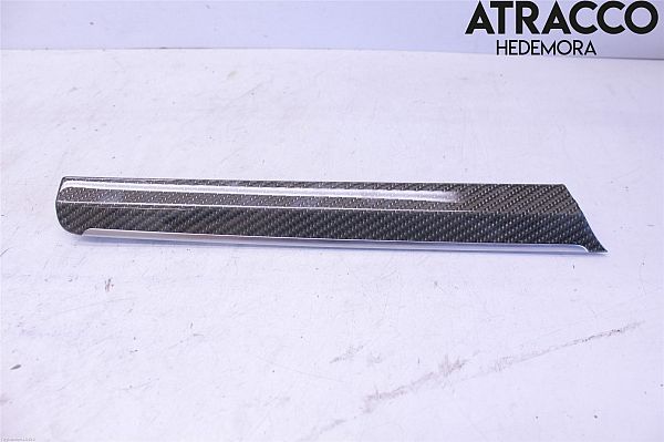 Door trim strip