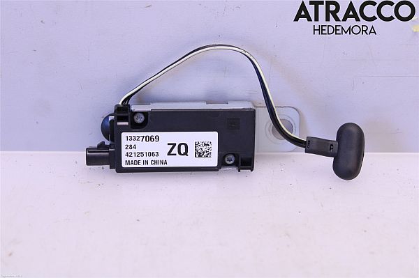 Wzmacniacz antenowy OPEL INSIGNIA A (G09)