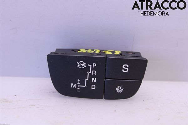 Gear shift selector indicator