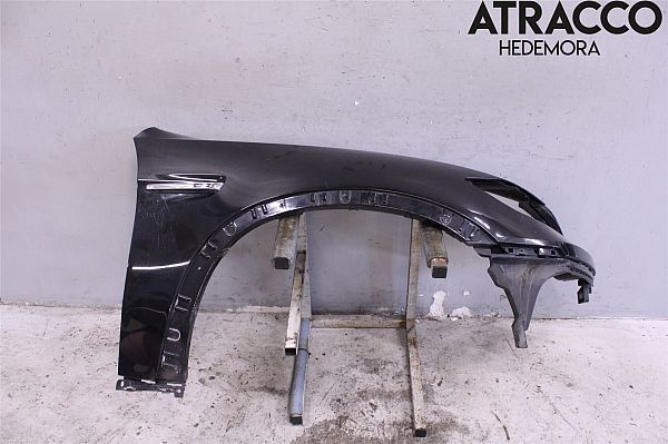 Front wing right BMW X5 (E70)
