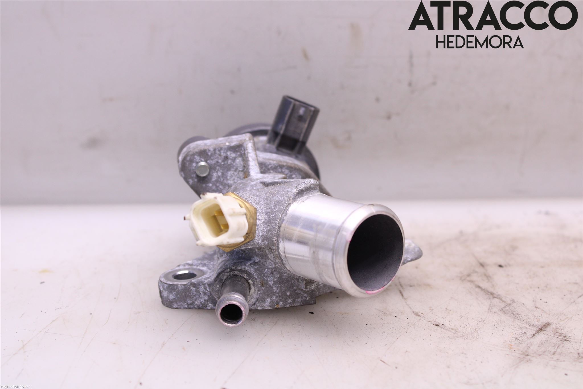 16671-37010: Thermostat casing, Water pump, Heat - regulator