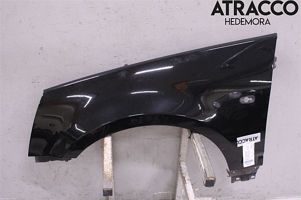 Front wing left CADILLAC SRX