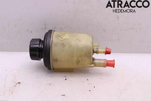 Power steering fluid reservoir