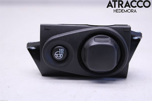 Steering wheel adjustment switch