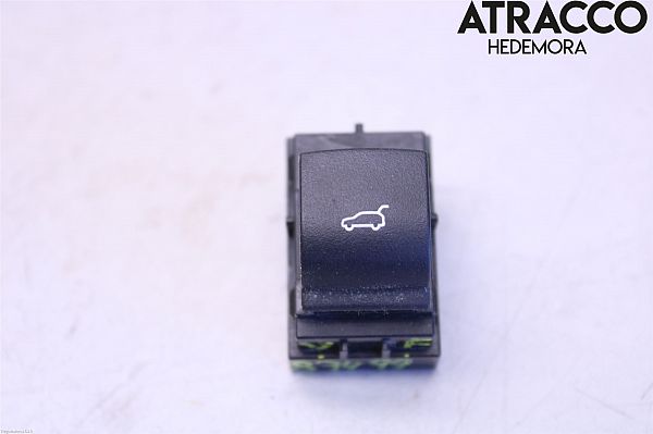 Tailgate opening switch