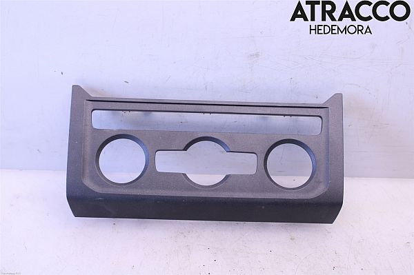 Radio – obudowa VW AMAROK (2HA, 2HB, S1B, S6B, S7A, S7B)