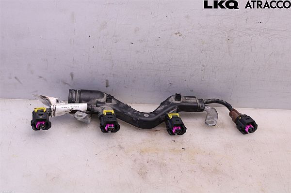 Fuel injector wires