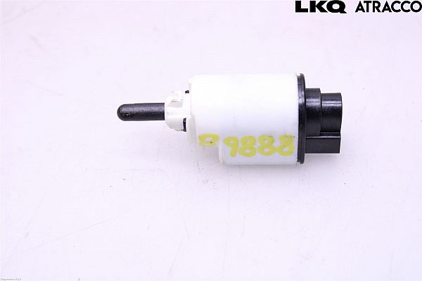 contact feu stop PEUGEOT 2008 II (U_)