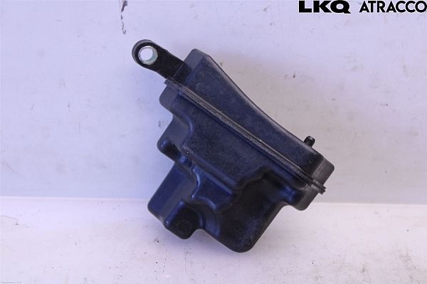 Vacuum air tank