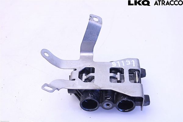 Oil cooling pipe