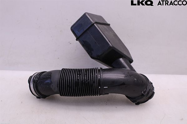 Intake resonator