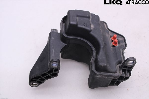 Vacuum air tank