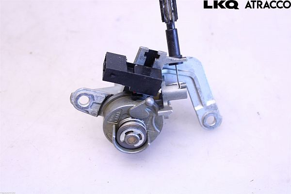 Tailgate exterior lock