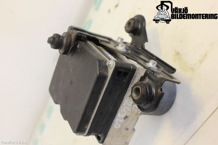 ABS - pump SAAB 9-5 Estate (YS3E)