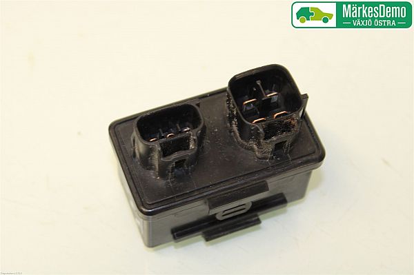 Window wiper relay