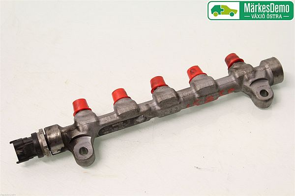 High-pressure rail / injection nozzle pipe KIA CEE'D (JD)