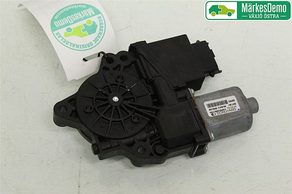 82450-1Y010 : Fensterhebermotor - Autoparts24