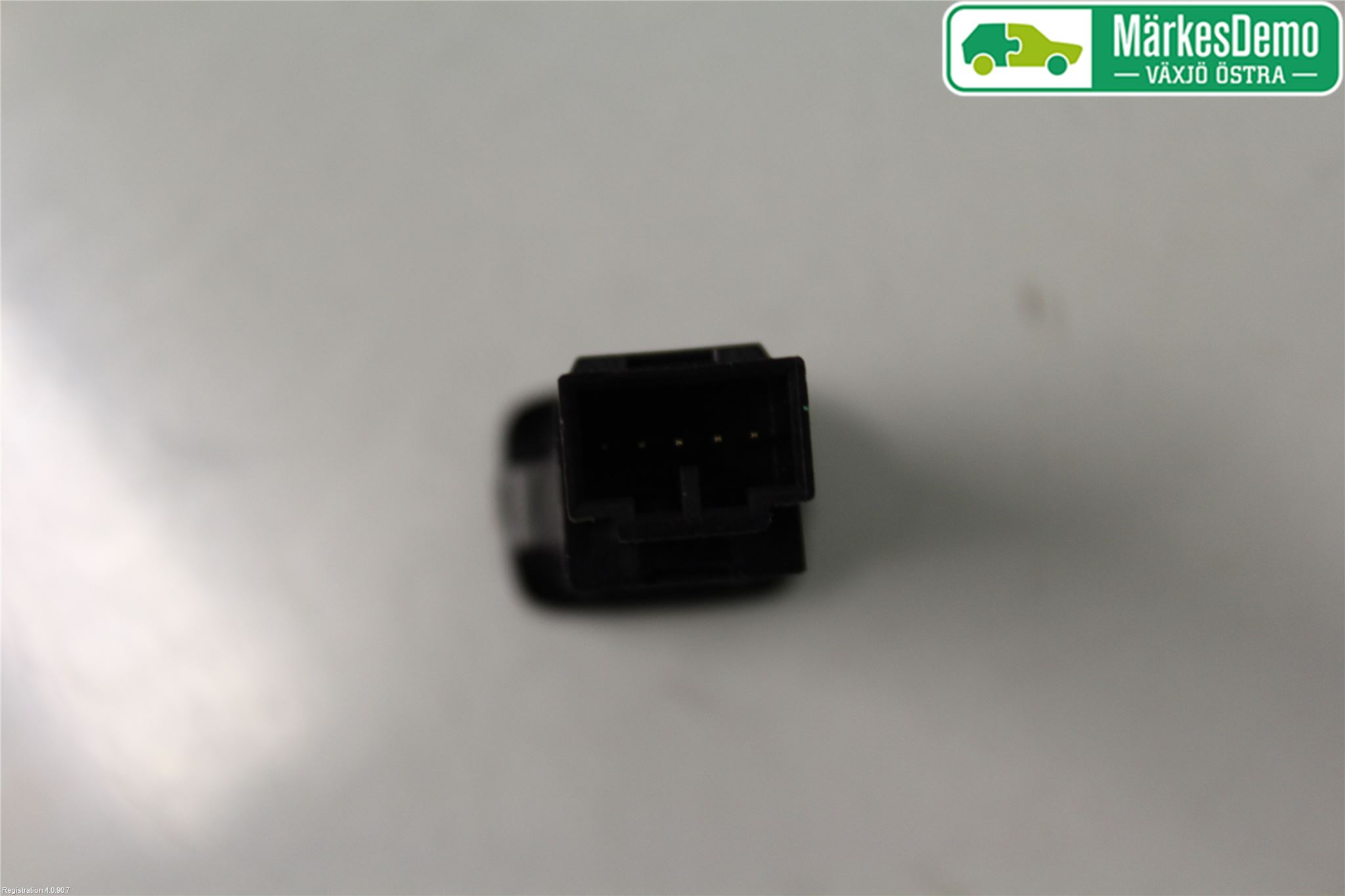 Włącznik świateł awaryjnych VOLVO V60 I (155, 157)