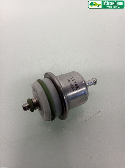 common rail (Injectie) / Verstuiver Brug SAAB 9-3 Estate (E50)