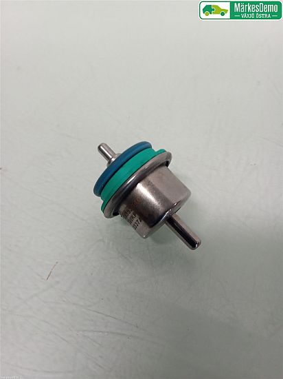 common rail (Injectie) / Verstuiver Brug SAAB 9-3 Estate (E50)
