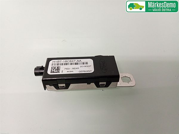 Wzmacniacz antenowy FORD FIESTA VII (HU, HF)