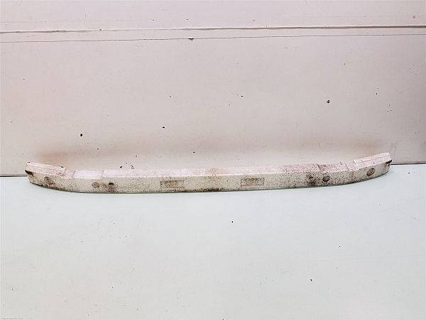 Front bumper foam support bar