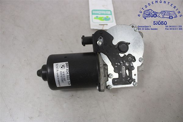 Windshield wiper linkage and motor