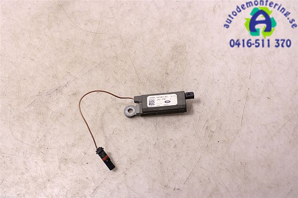 Wzmacniacz antenowy JAGUAR F-PACE (X761)