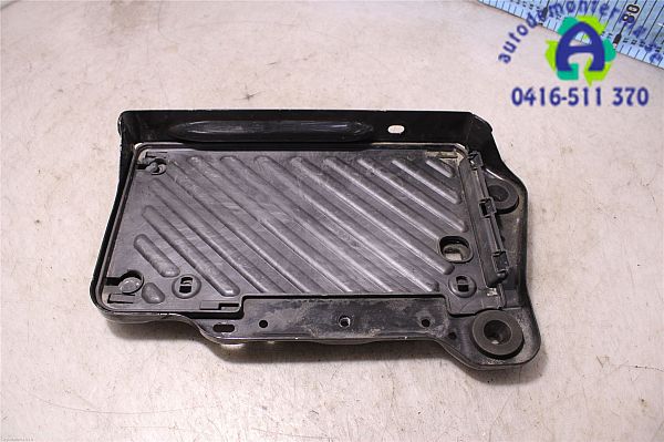 Battery tray