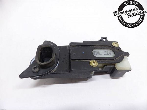 Fuel tank cap lock