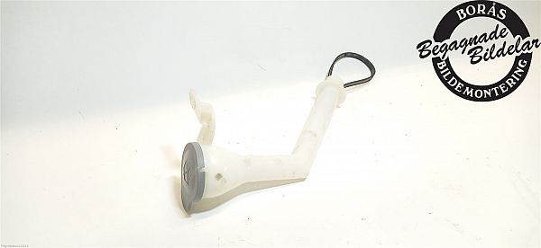 Washer fluid reservoir NISSAN QASHQAI II (J11, J11_)