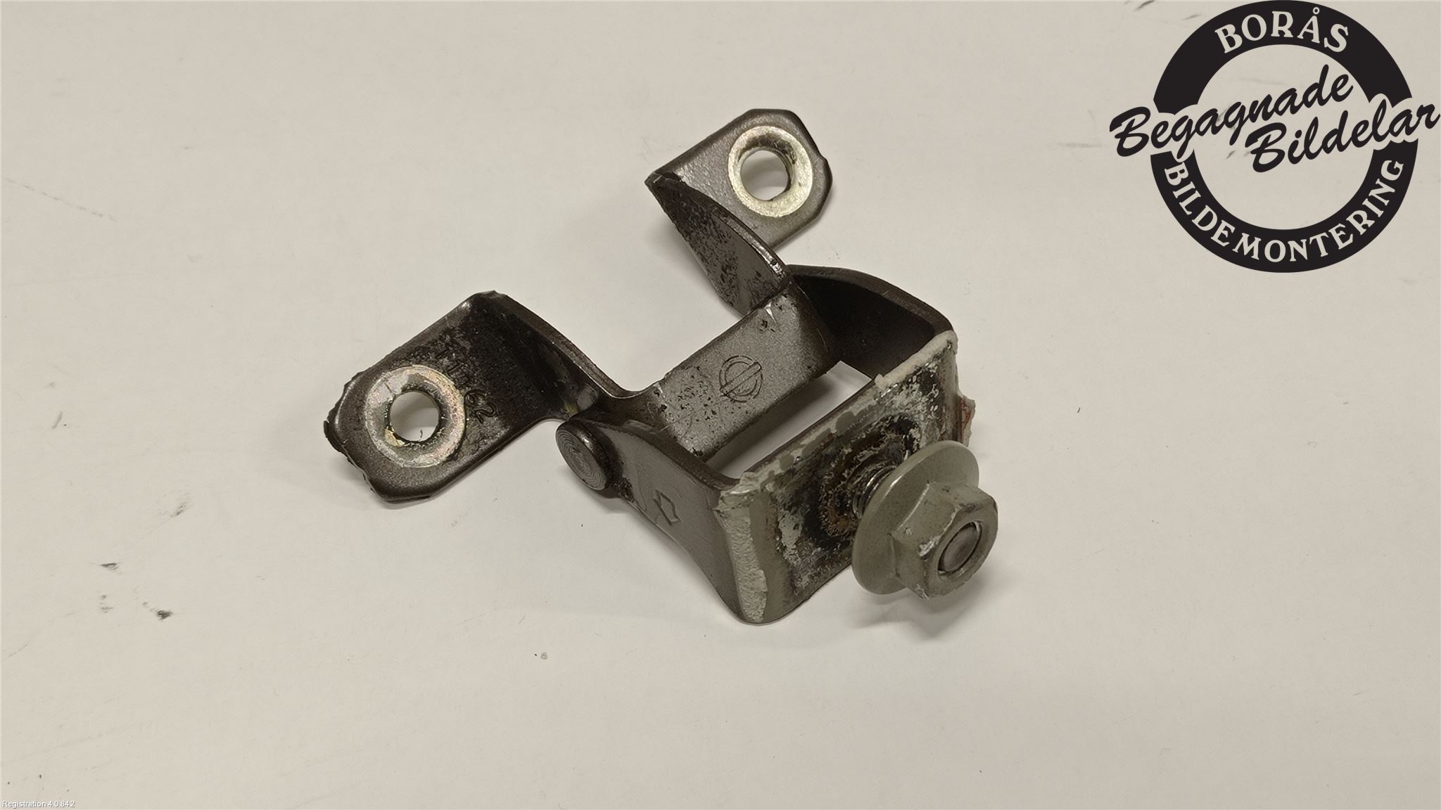 charnière de hayon NISSAN PULSAR Hatchback (C13)