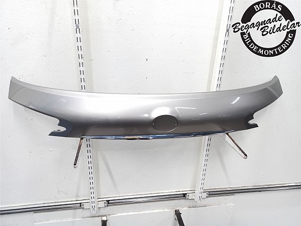 Becquet de lunette arrière