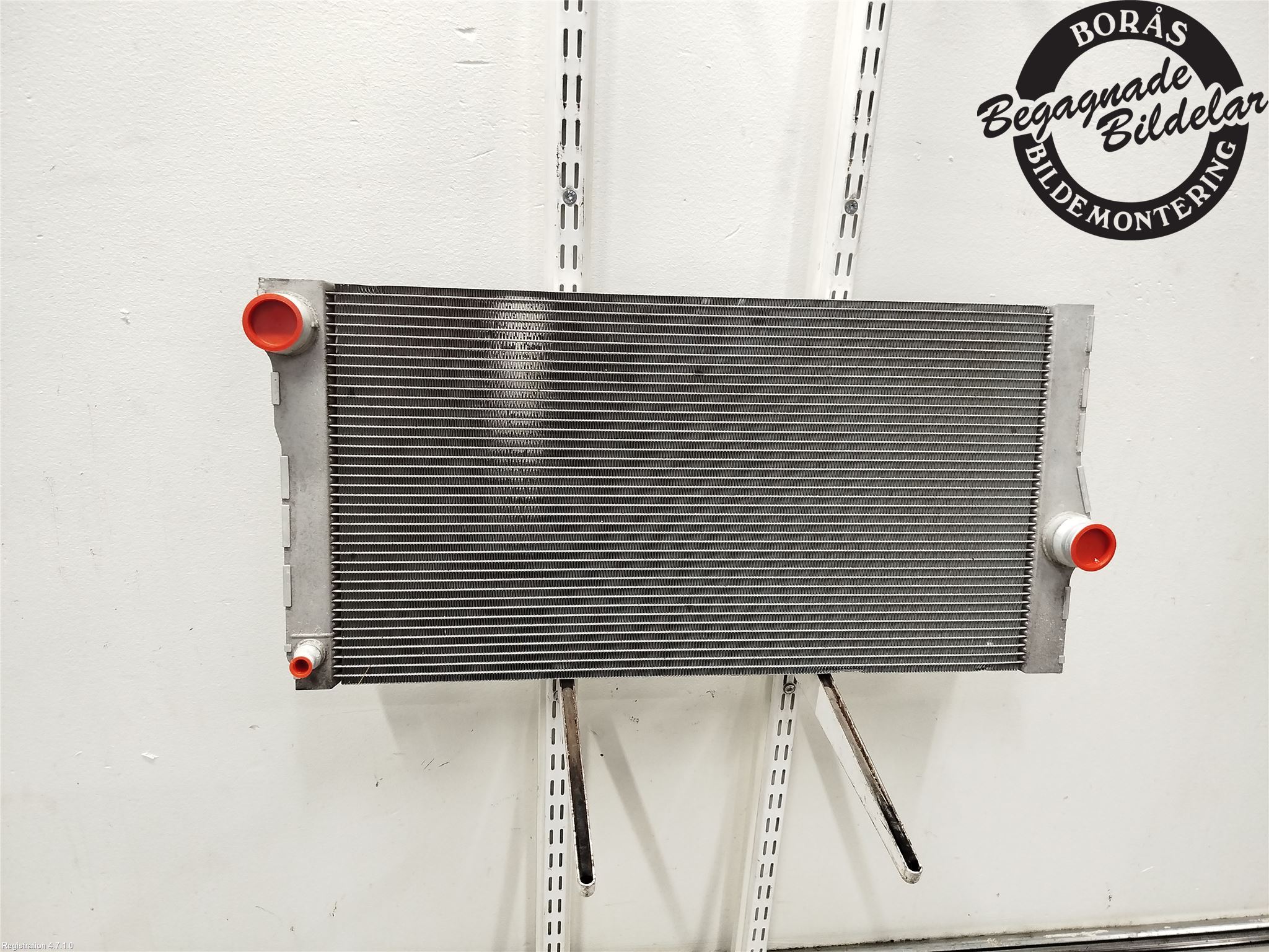 BMW 5 Touring (F11) Radiator 17 11 8 509 175 - Autoparts24