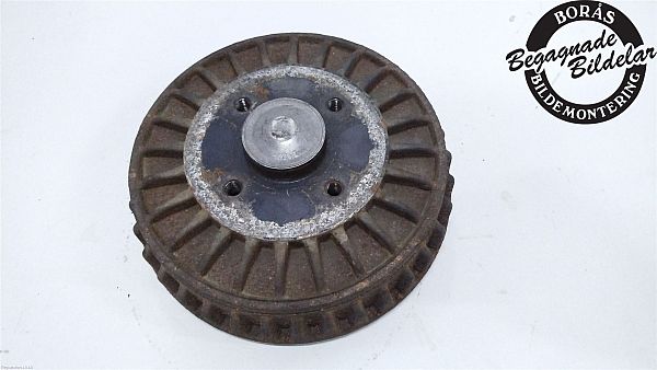 Brake drum RENAULT CLIO IV Grandtour (KH_)